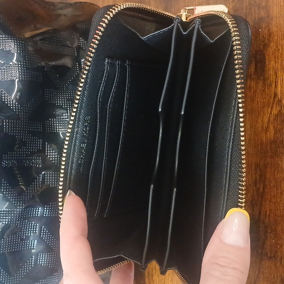 Michael kors logo pvc signature tote black and tan With Matching Wallet Set - Picture 15 of 16